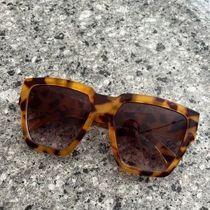 Oversized Free People sunglasses